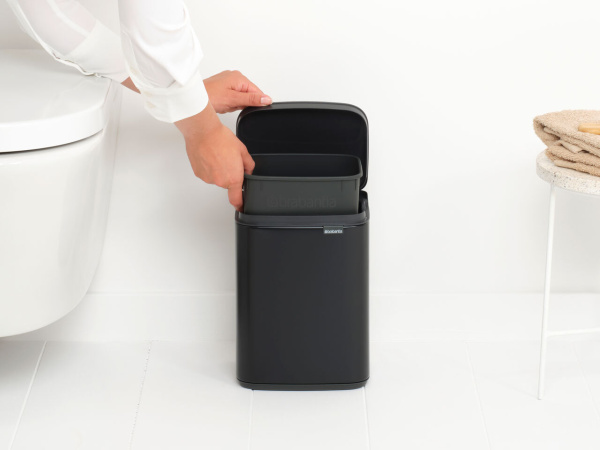Мусорное ведро Brabantia Bo 222481 4 л, черное матовое
