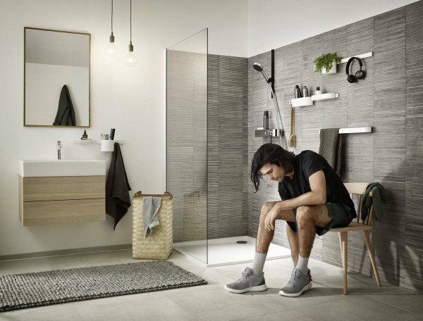 штанга 70 см hansgrohe wallstoris 27904670, матовый черный
