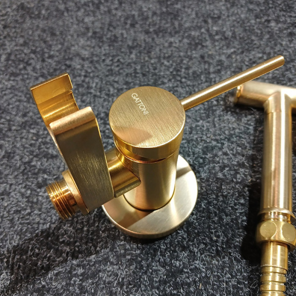 гигиенический душ gattoni rt010sg со встроенным смесителем, цвет: oro brush