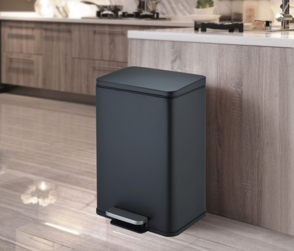 Мусорное ведро Weltwasser WW Golf BL 17L с педалью, черный матовый