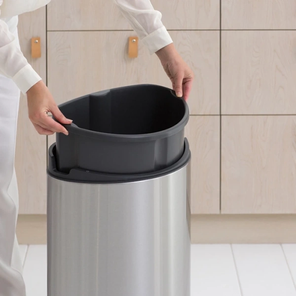 Мусорное ведро Brabantia Touch Bin New 114823